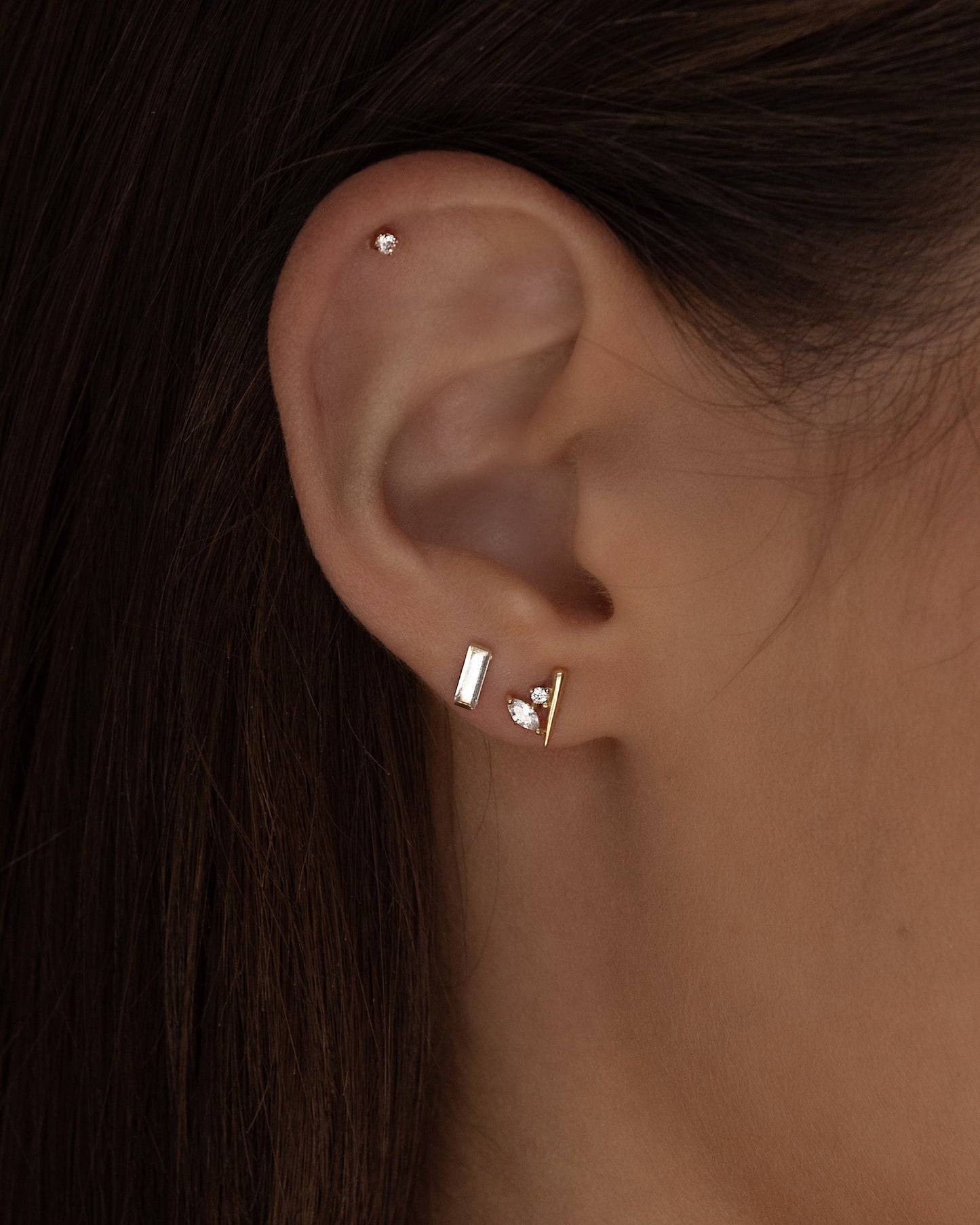 14K Baguette Stud